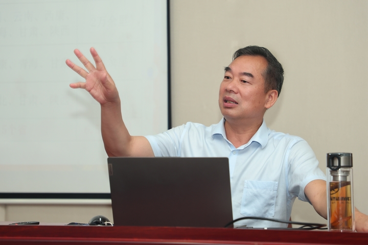 張中俞老師授課。.jpg