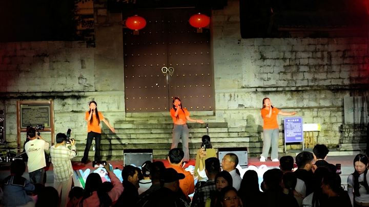 安職校園歌手演唱歌曲《不要怕》。.jpg